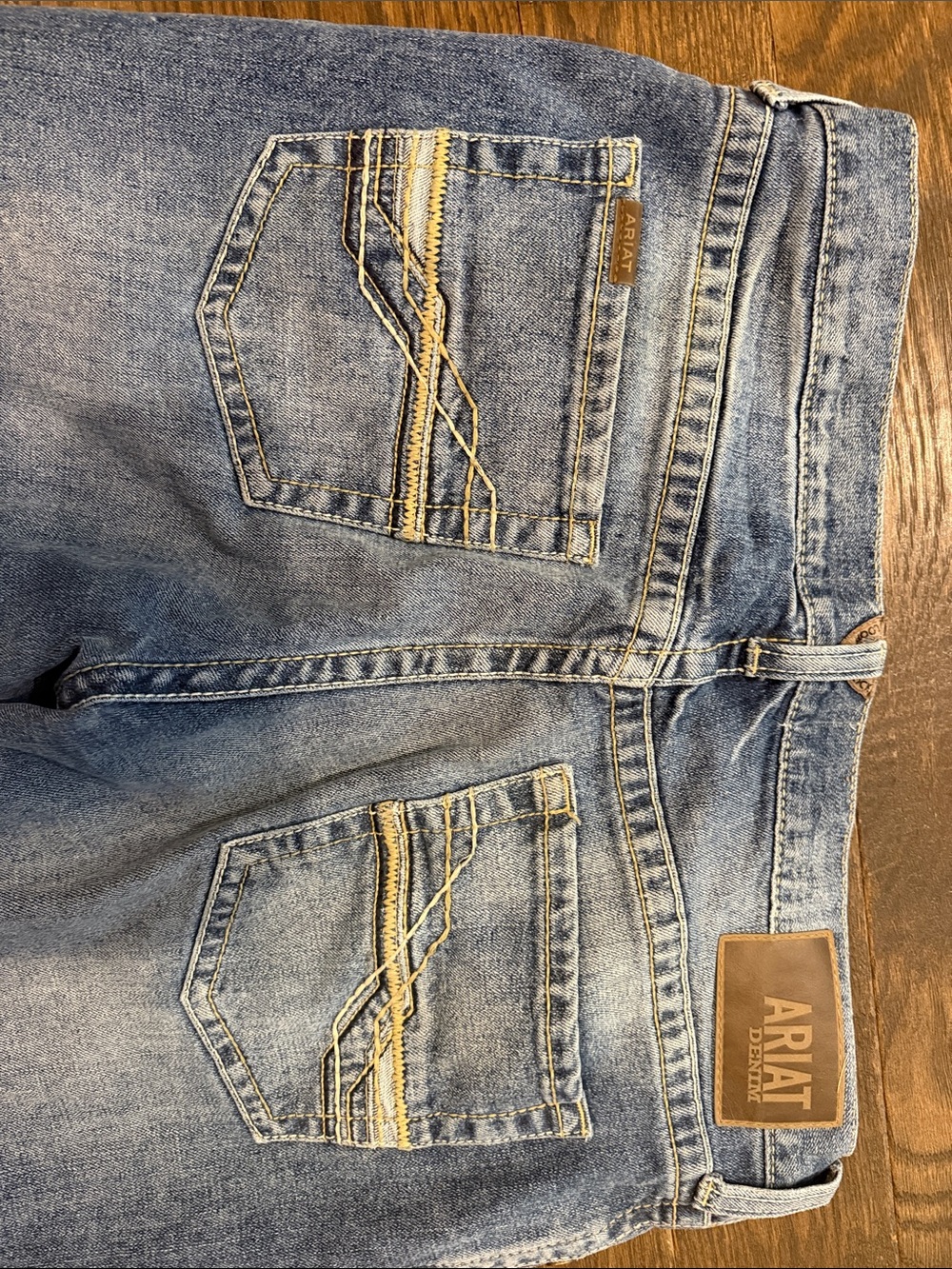 Ariat Men's Light Blue Relaxed Straight Leg Jeans 34x32 - Picture 8 of 8